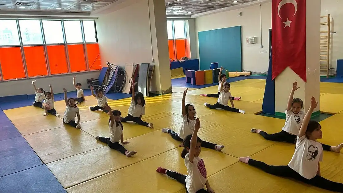 Yeni Spor Salonu'nda Artistik Cimnastik Antrenmanları Büyük İlgiyle Karşılanıyor!