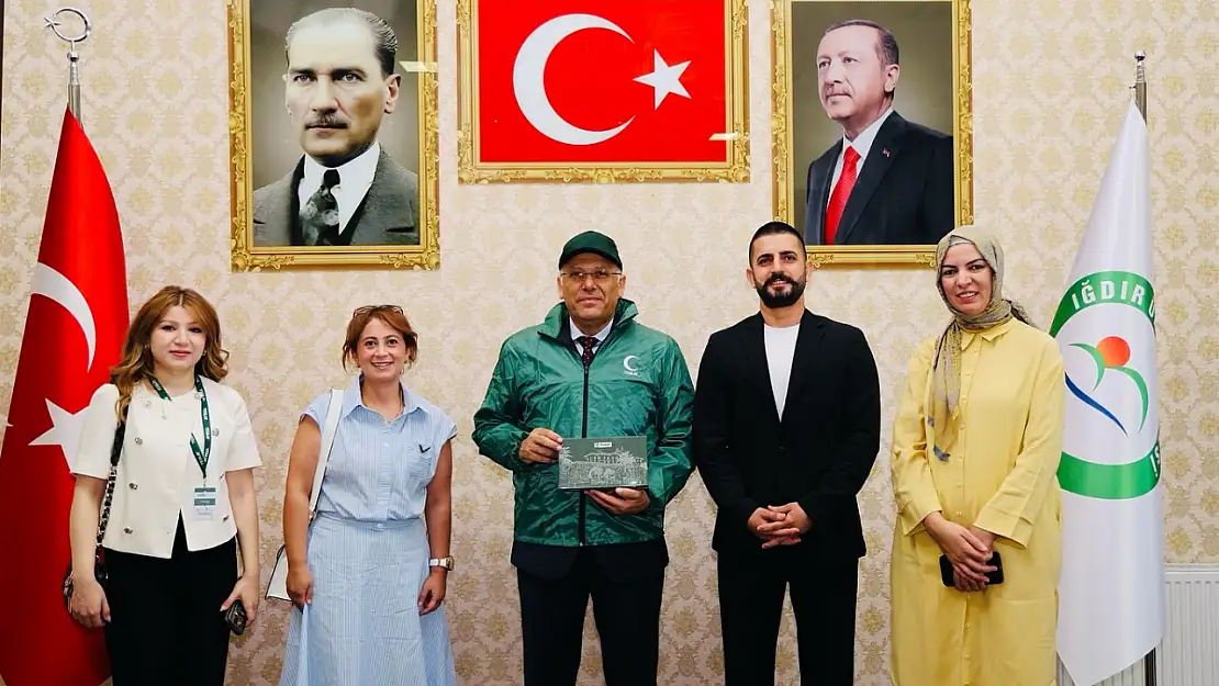 Yeşilay Iğdır'dan Iğdır Üniversitesi Rektörü Prof. Dr. Ekrem Gürel'e Hayırlı Olsun Ziyareti