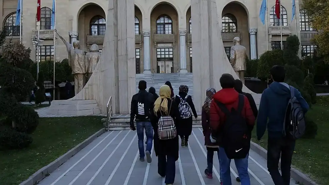 YKS'de En Çok Tercih Edilen Alanlar: Mühendislik ve Hukuk Zirveye Yerleşti!