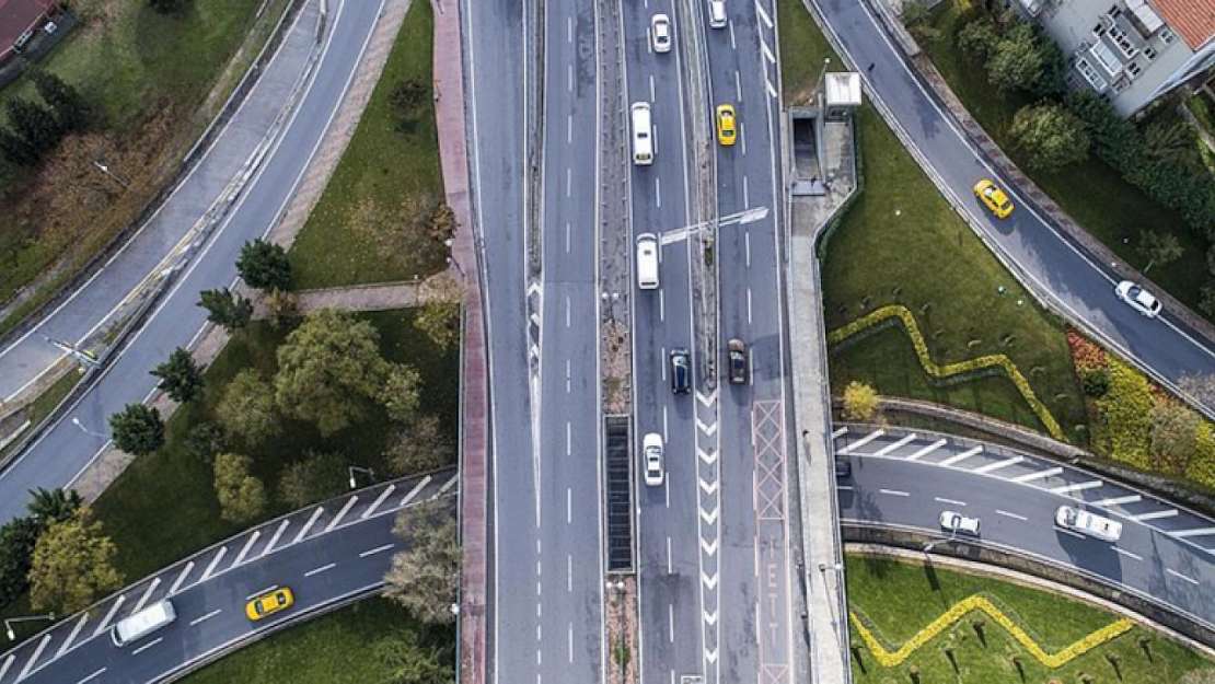 Yola çıkacak olanlar dikkat: Karayollarında durum belli oldu