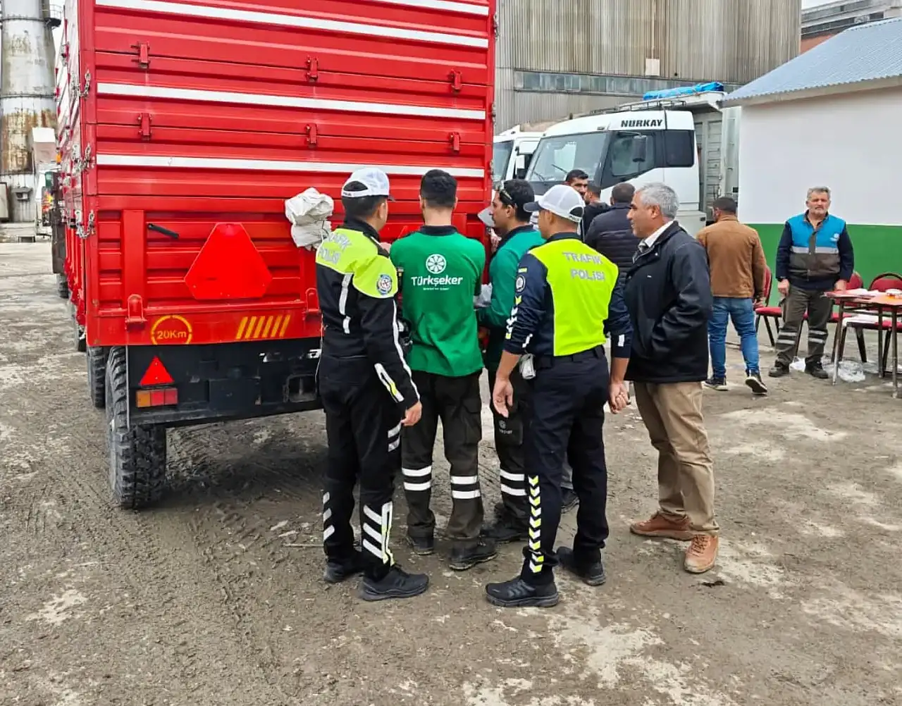 Ağrı'da 100 traktör sürücüsüne hayati uyarı yapıldı