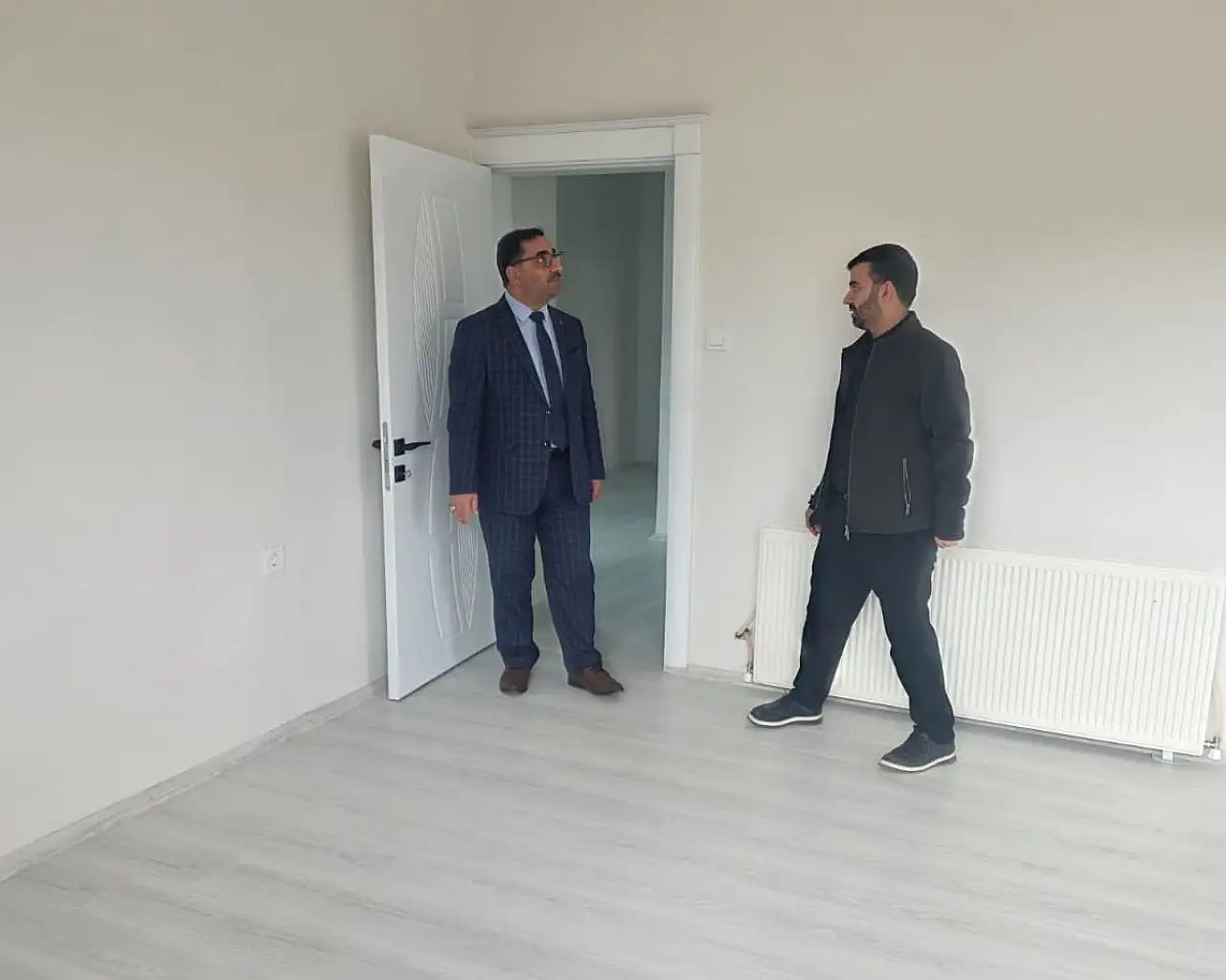 Doğubayazıt'ta tamamlanma aşamasına gelen Hasan Hüseyin Camii lojmanı incelendi