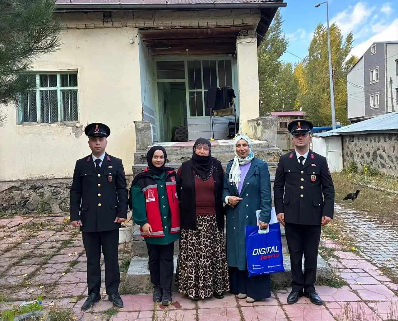 Cumhuriyet Bayramı'nda Ağrı'da şehit aileleri ve gaziler unutulmadı