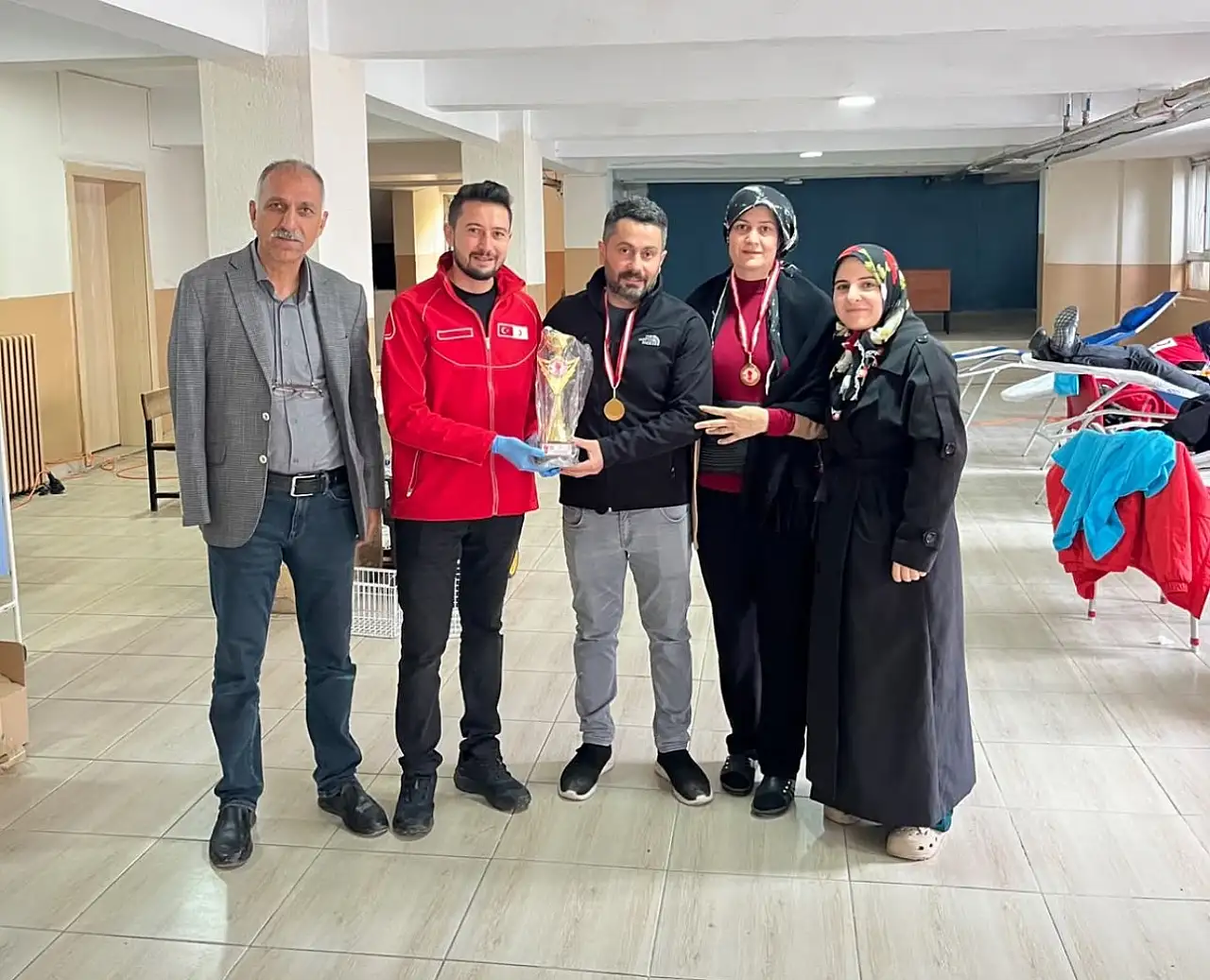 Ağrı'da minik öğrencilerden büyük başarı: 97 ünite kan bağışı toplandı!