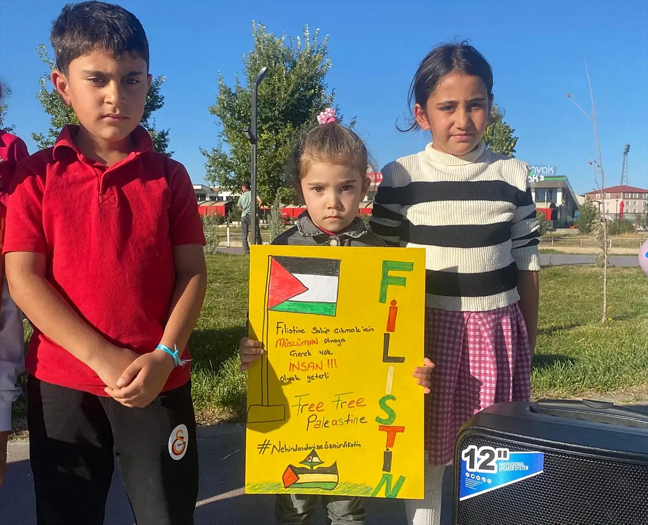 Ağrı'da çocuklar Filistin için çizdi