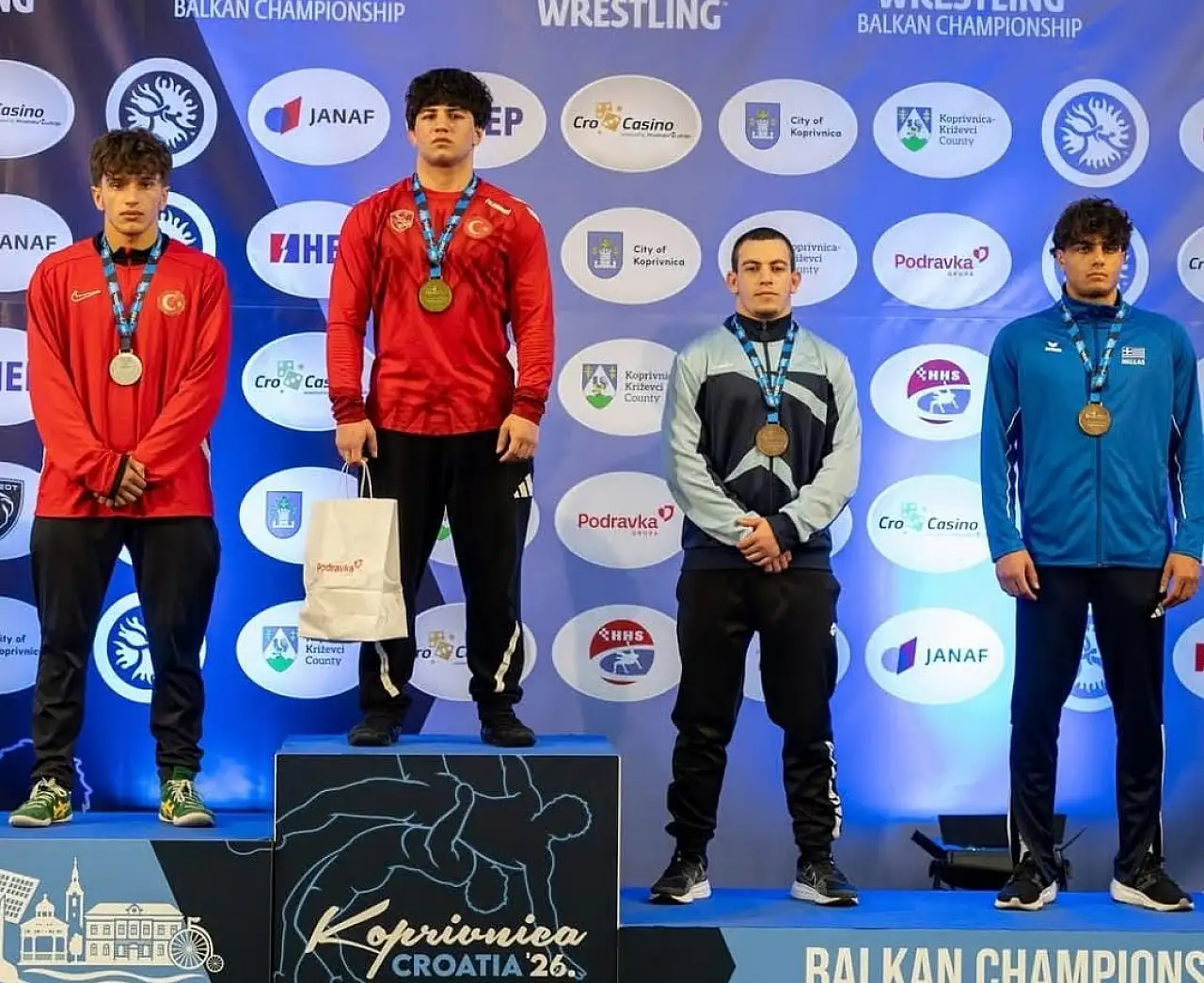 AİÇÜ öğrencileri Balkan Şampiyonası'ndan iki madalyayla döndü