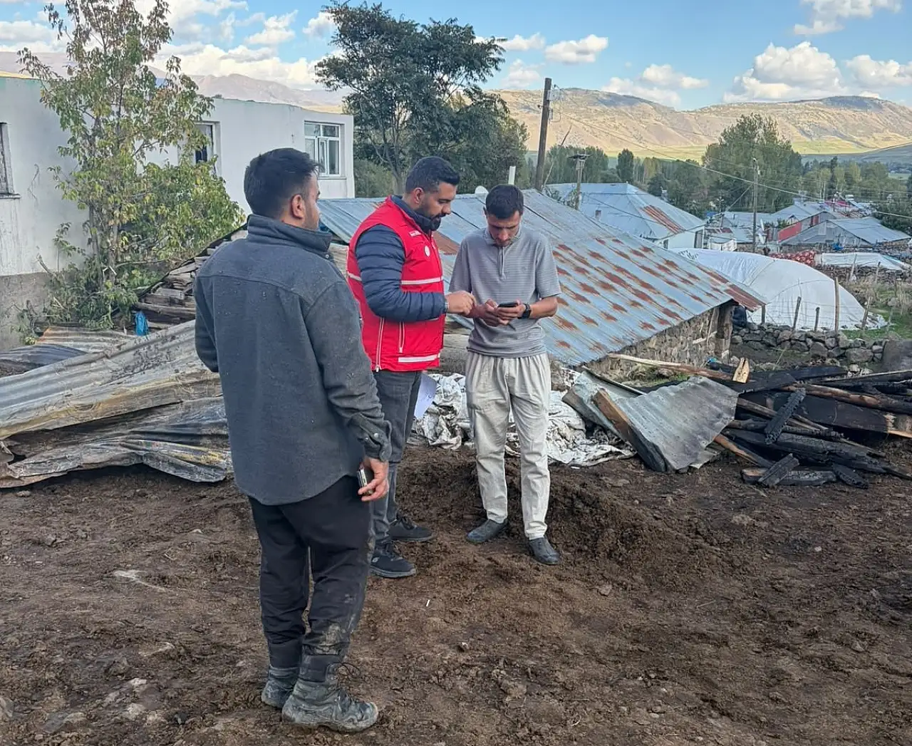 Muş'ta kalorifer kazanından çıkan yangın faciaya dönüştü