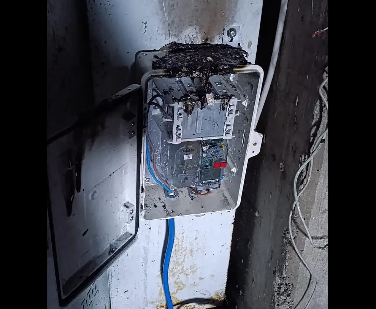 Kazım Karabekir Mahallesi'nde elektrik kaynaklı yangın korkuttu