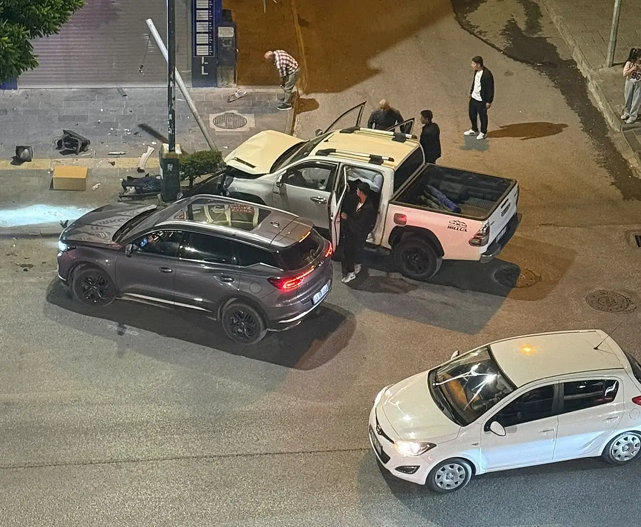 Tatvan'da iki araç çarpıştı: 5 kişi yaralandı