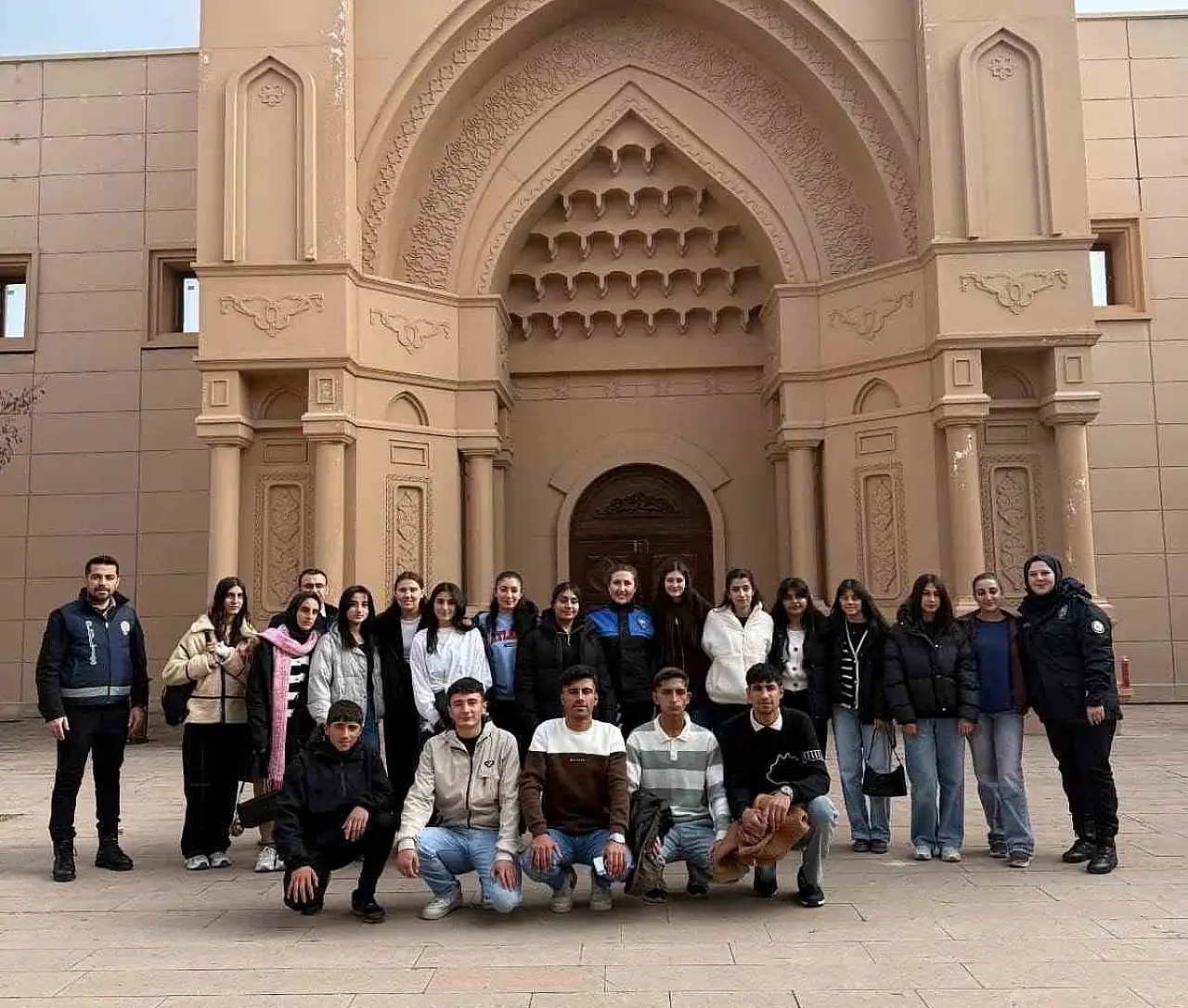 Emniyet Müdürü Önder'den gençlere hedef ve güvenlik vurgusu