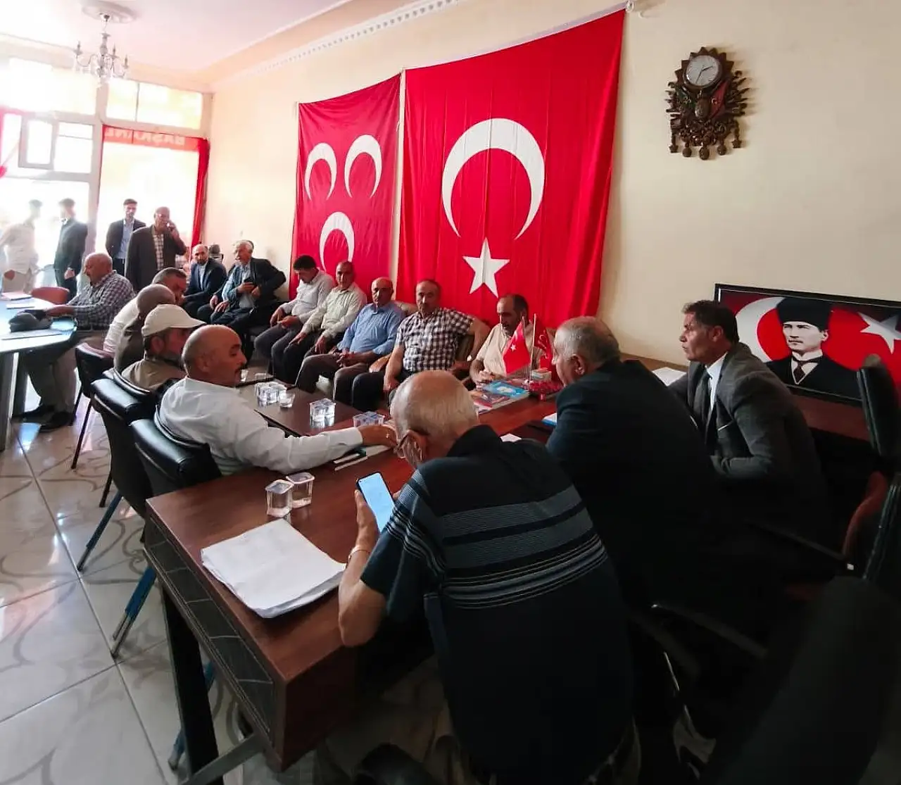 MHP Tutak İlçe Kongresinde güven tazeledi: Coşkun Aytekin yeniden başkan seçildi