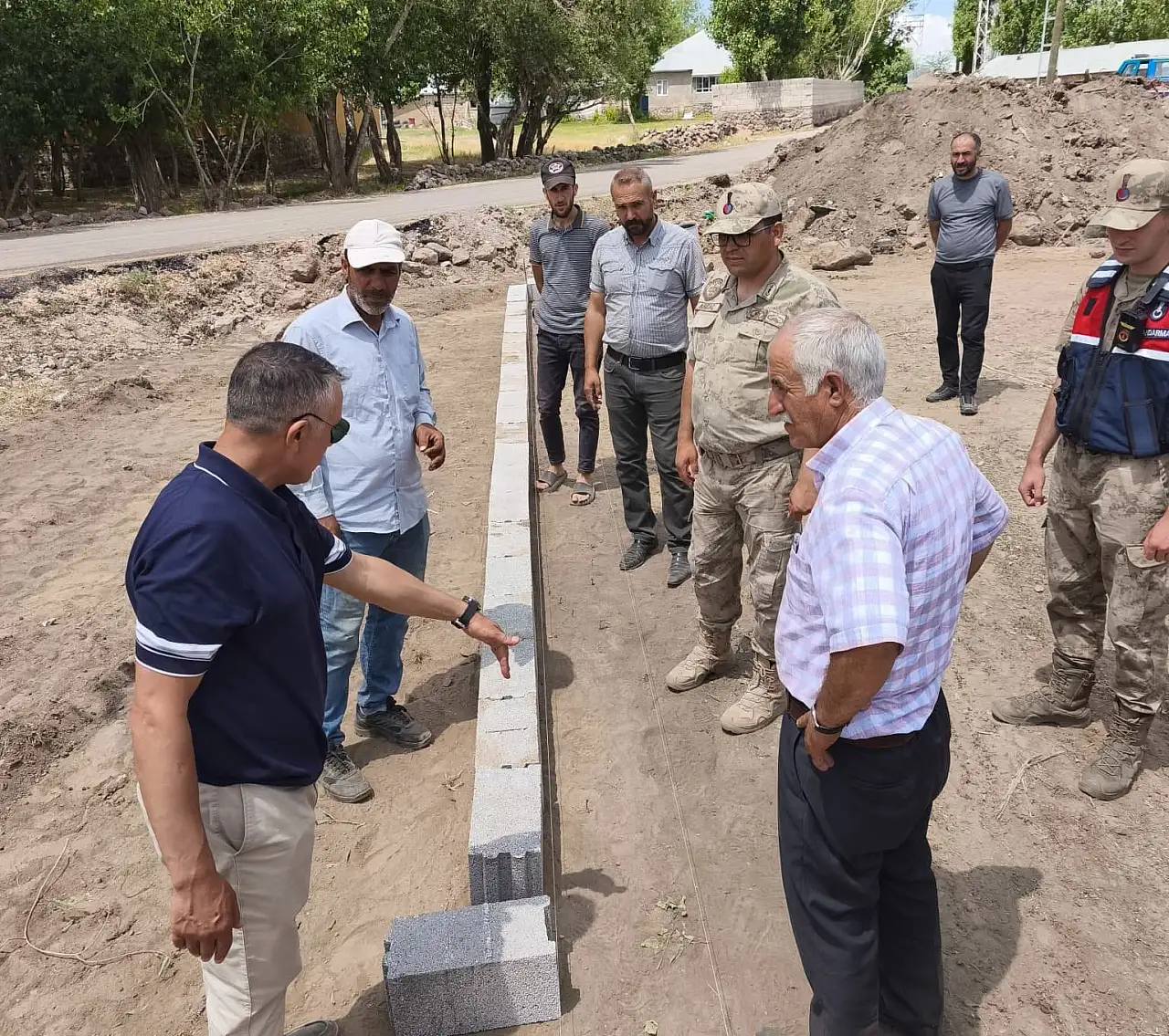 Patnos'ta okul yatırımları sahada takip ediliyor