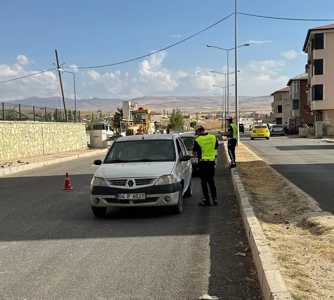 Diyadin'de yapılan denetimlerde 23 araca 249 bin TL ceza kesildi!