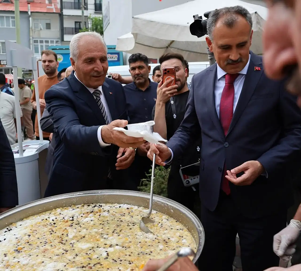 Eleşkirt Yaz Şenlikleri final gösterileri coşkuyla tamamlandı