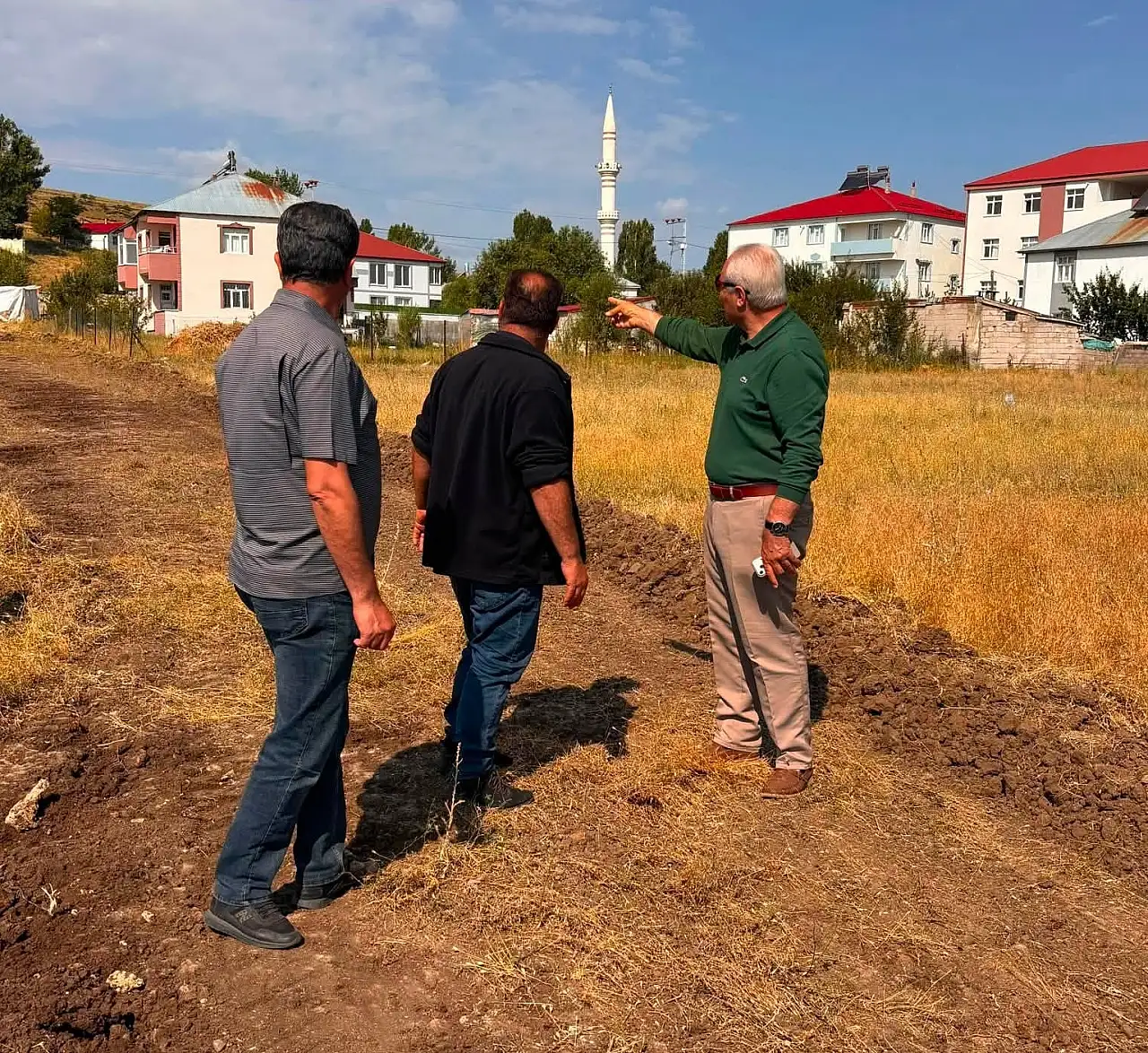Eleşkirt'te Esentepe Mahallesi'ne 10 metre genişliğinde yeni yol yapılıyor