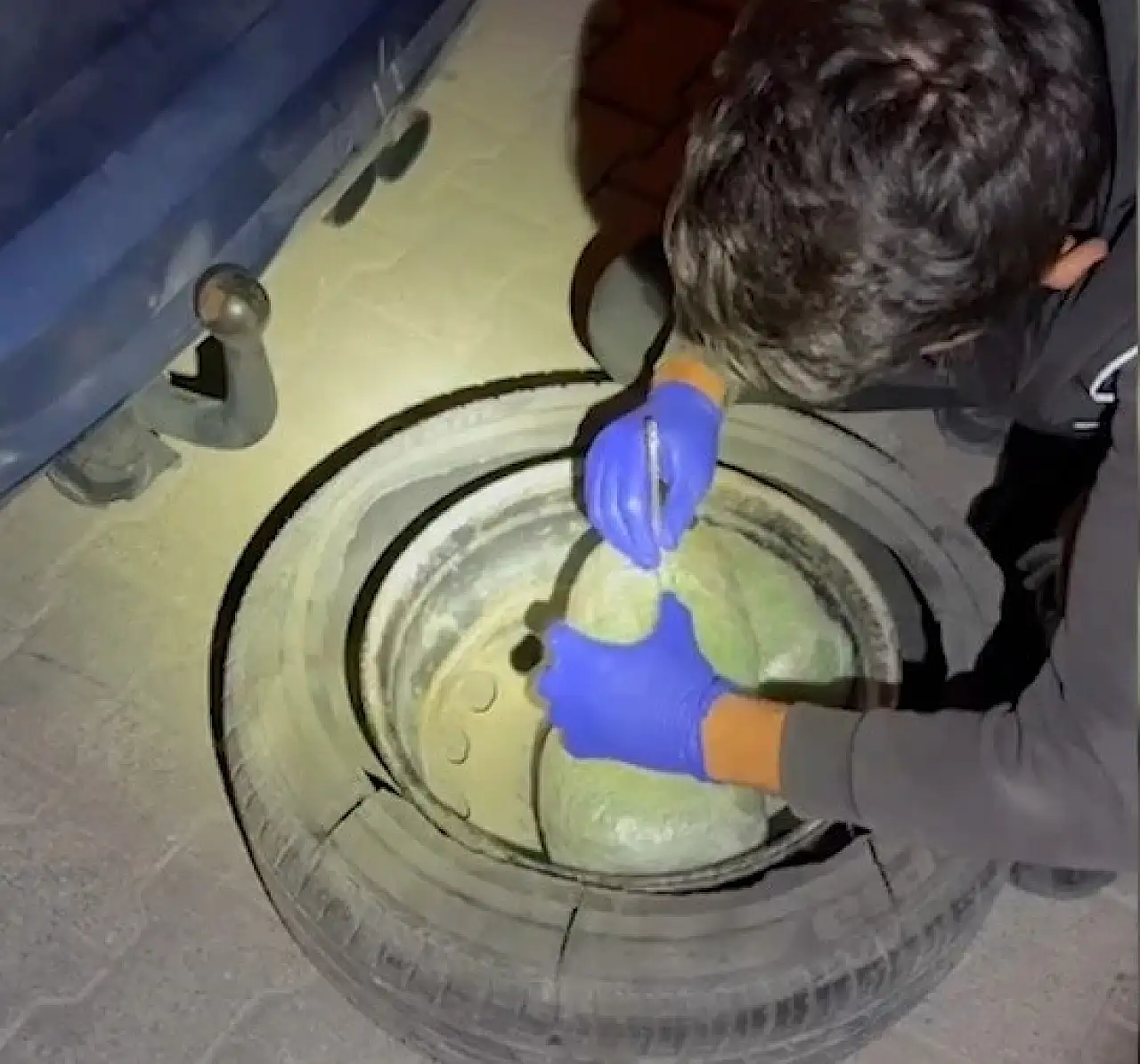 Tatvan'da narkotik operasyonu: Uyuşturucuyu stepneye gizlemişler