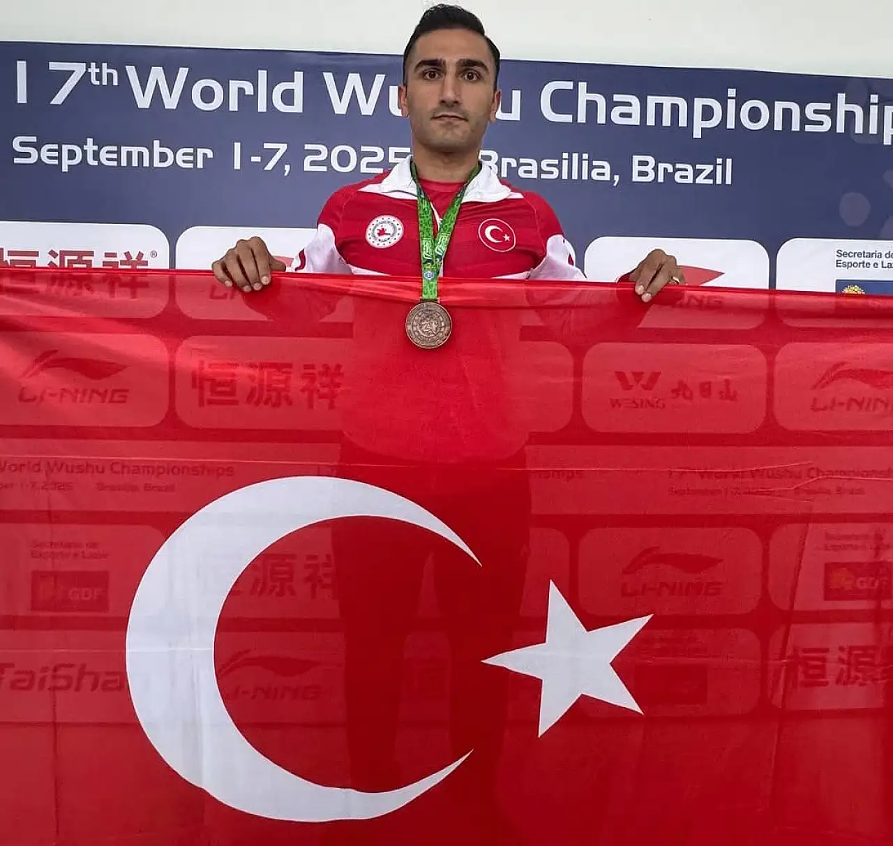 Ağrı İbrahim Çeçen Üniversitesi'nden Dünya arenasında gurur