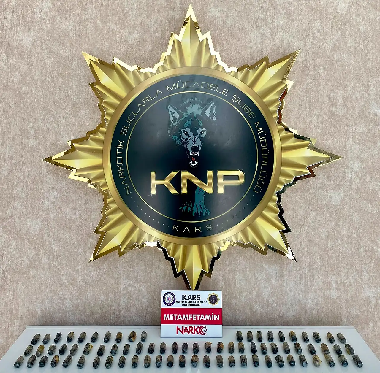 Kars'ta İranlı kuryenin midesinden 76 kapsül uyuşturucu çıktı