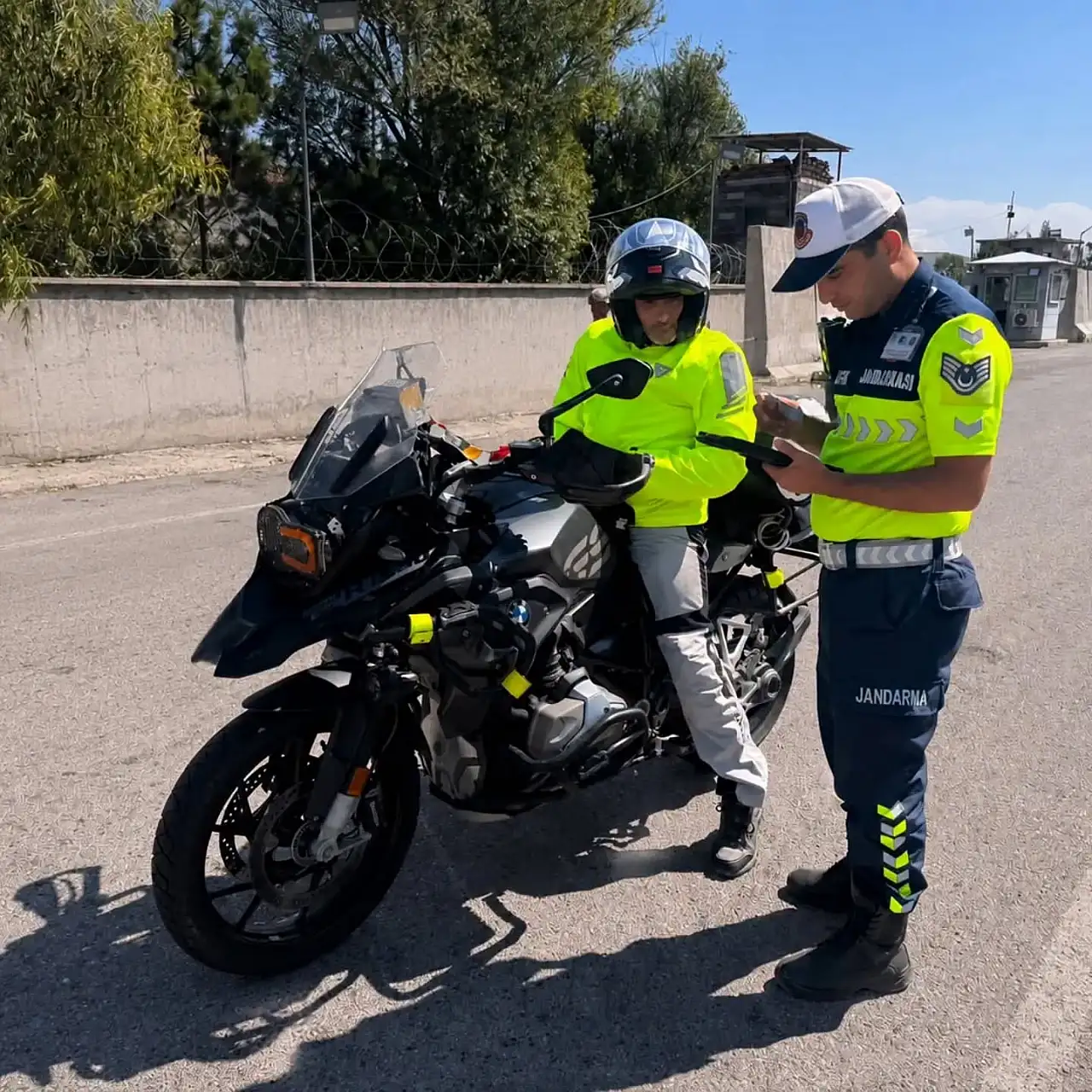 Diyadin'de asayiş ve trafik denetimleri aralıksız sürüyor