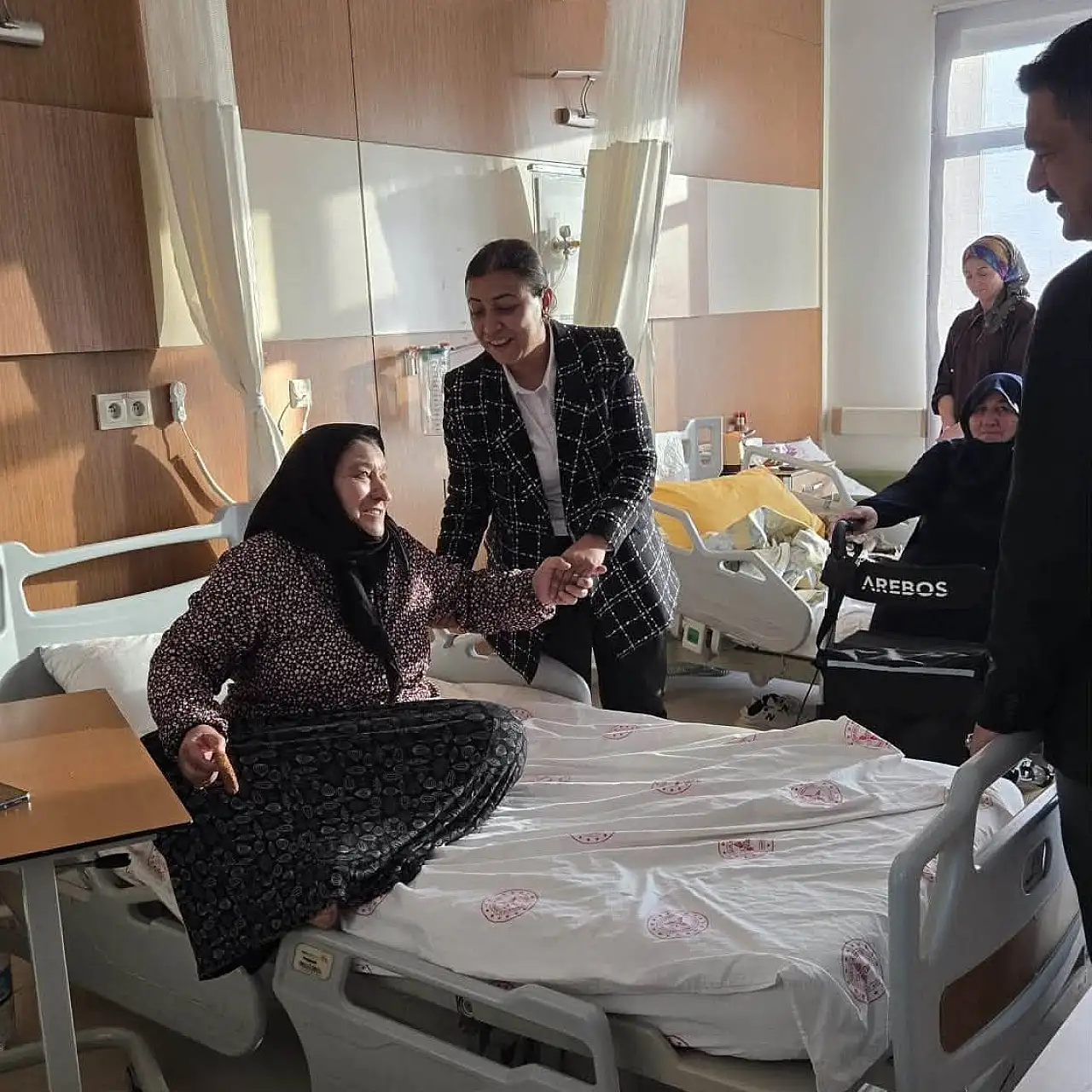 Acu ve Karabulut Mevlid Kandili'nde hastaları unutmadı