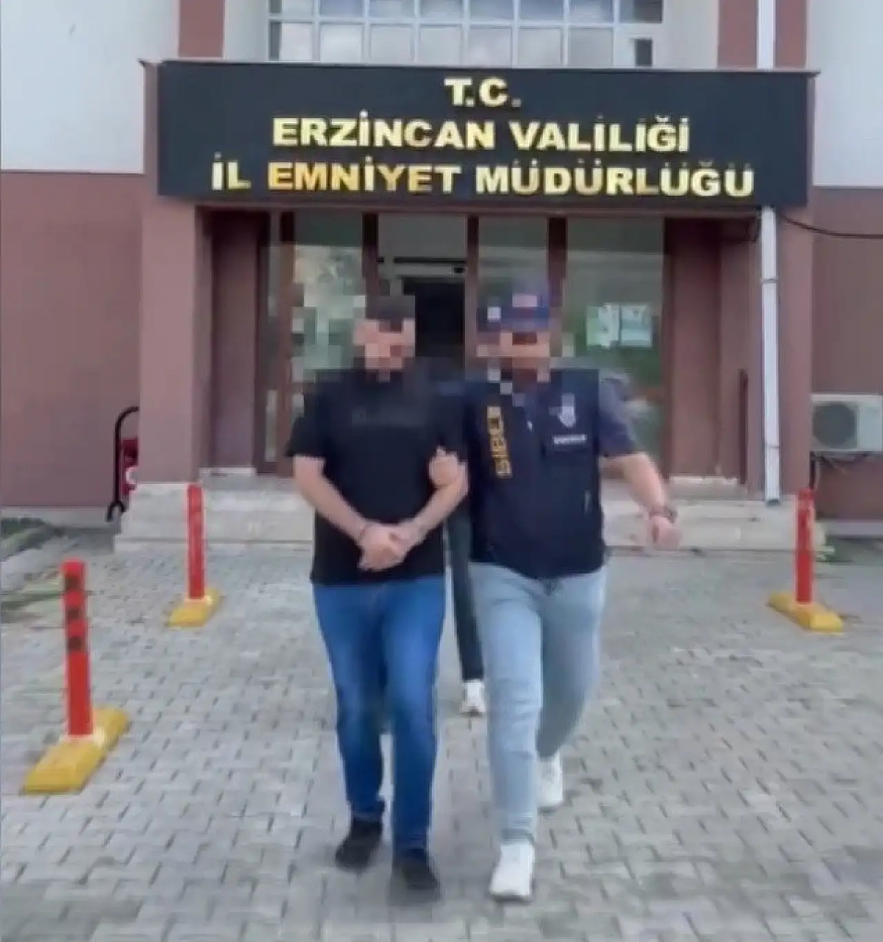 Araç kaporası dolandırıcılığına Ağrı operasyonu! 120 kişiyi dolandıran şüphelilerden biri tutuklandı