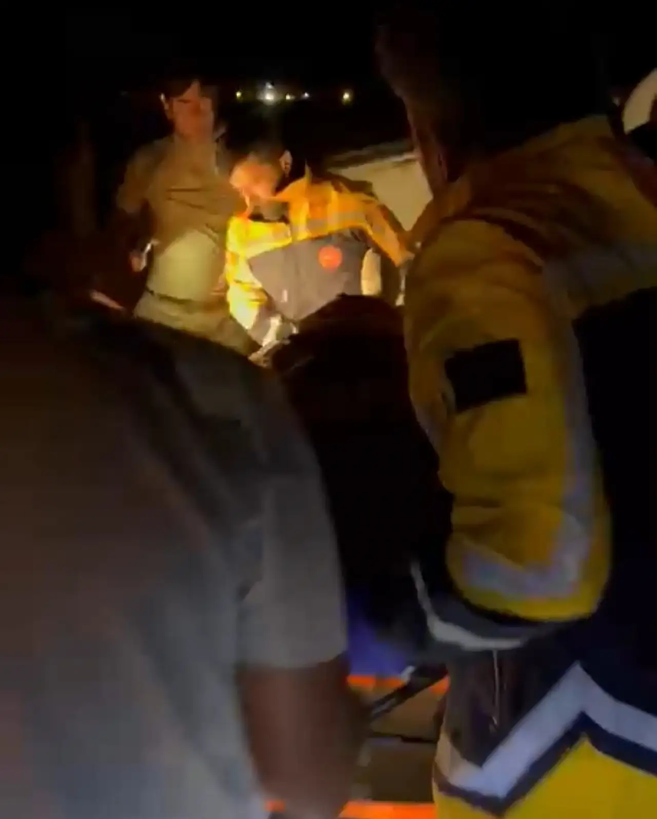 Van'da hafif ticari kamyonet takla attı 2 yaralı, kaza soruşturuluyor