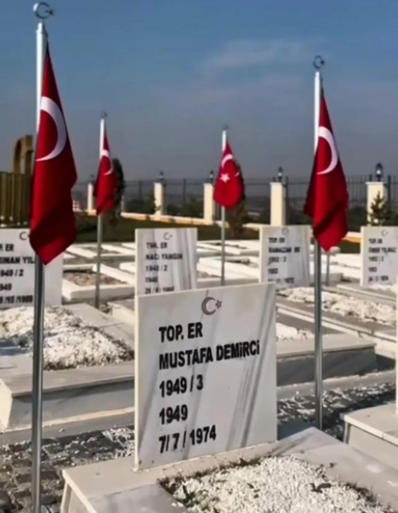 Ağrı'da gençler vatan uğruna can verenleri unutmadı