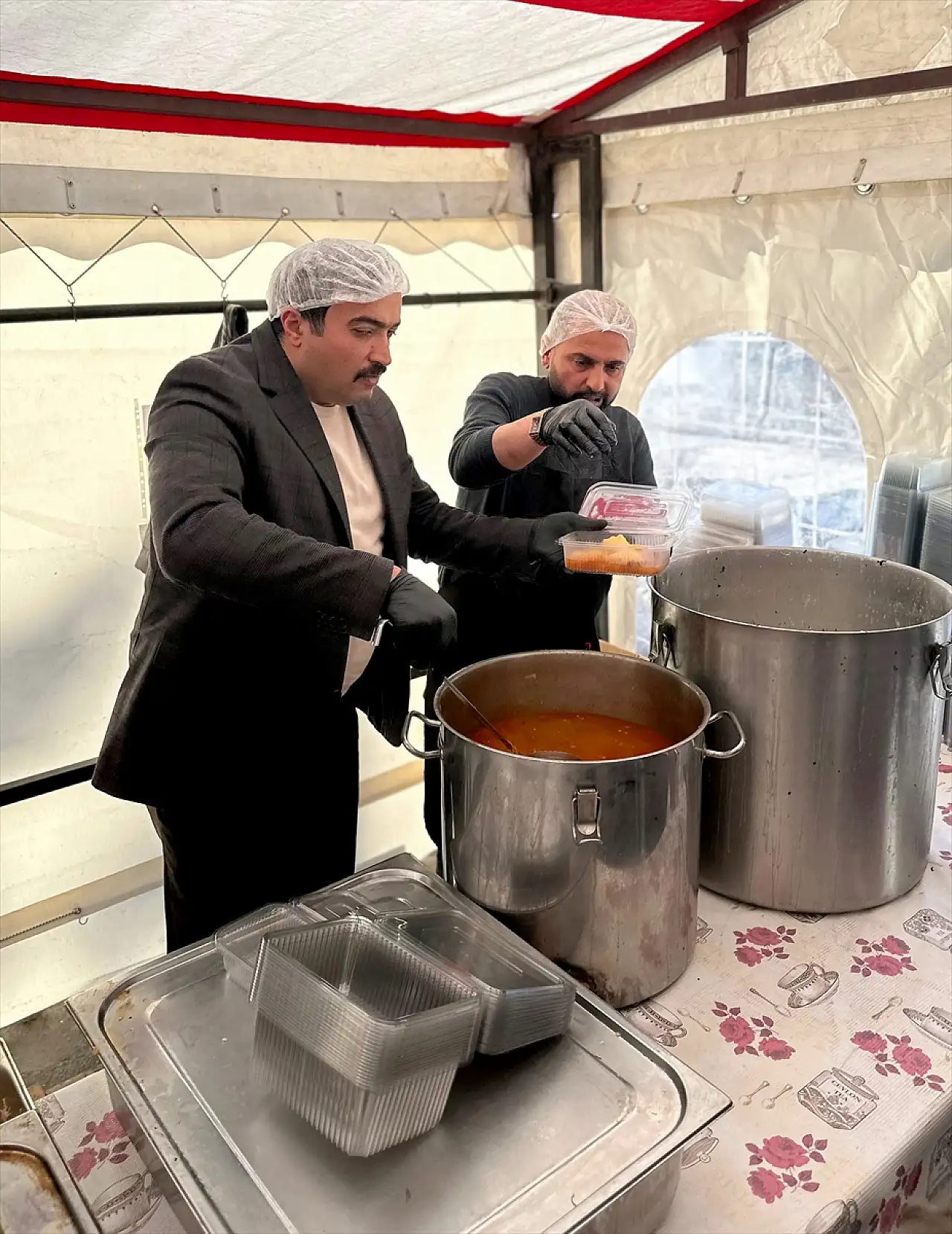 Sarıkamış'ta ramazan boyunca 500 kişiye yemek dağıtılıyor