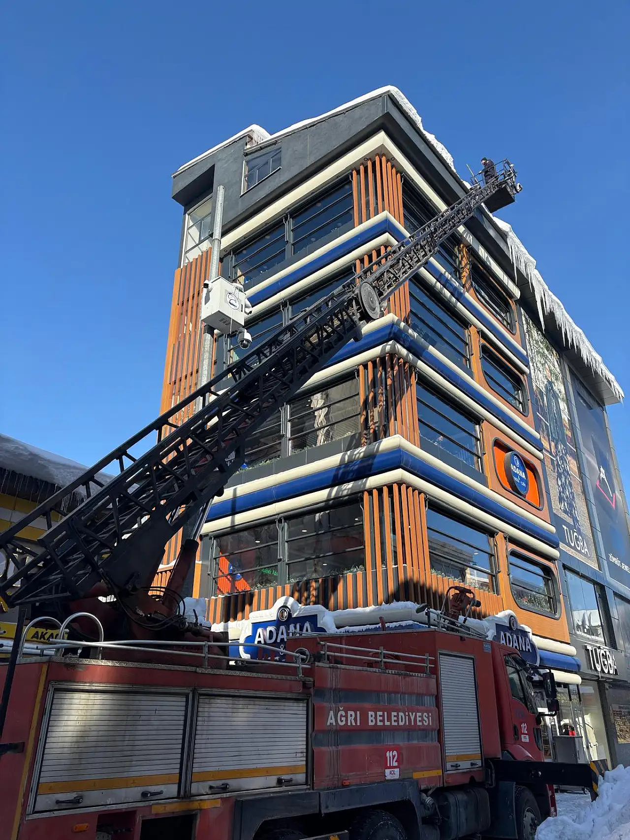 Ağrı'da buz tehlikesine karşı çalışma başlatıldı