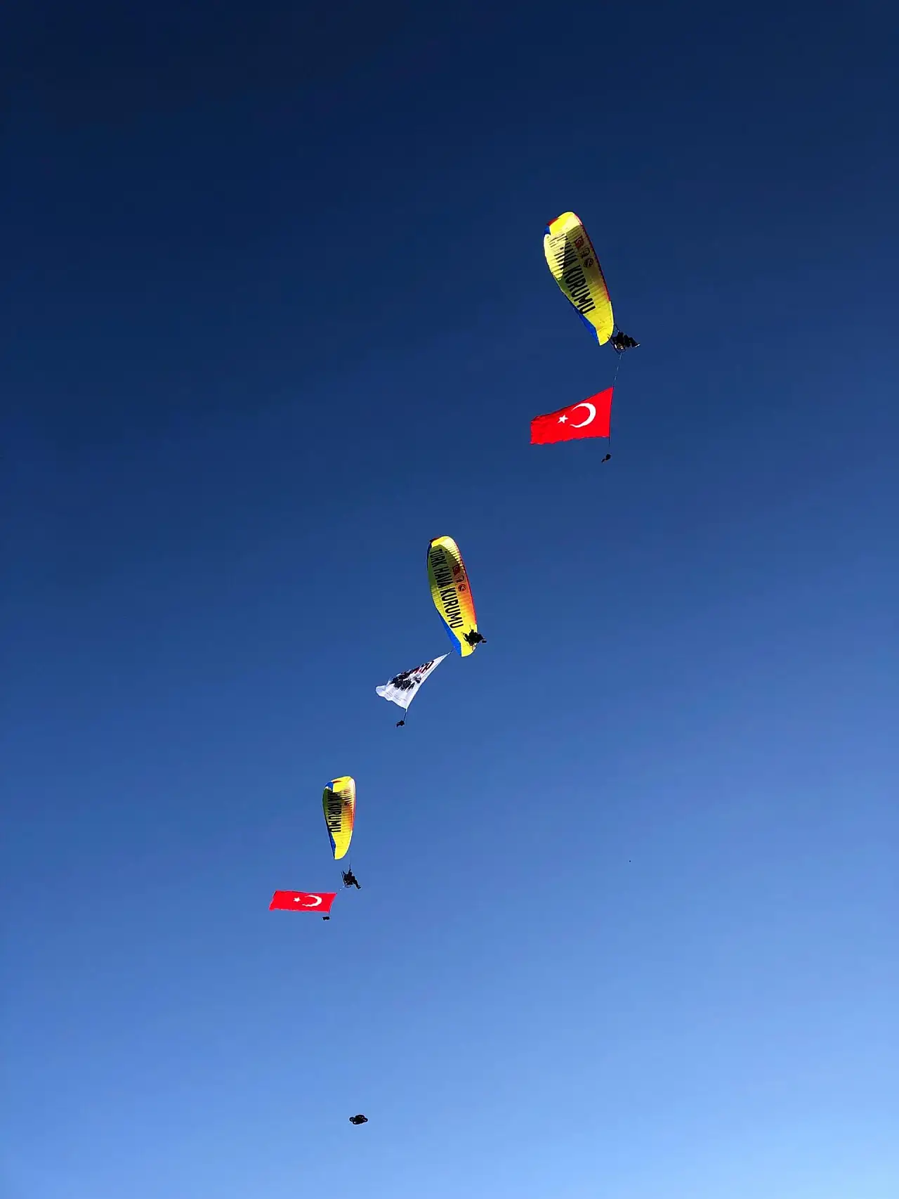 Sarıkamış Semalarında Paramotor Uçuşu gerçekleştirildi