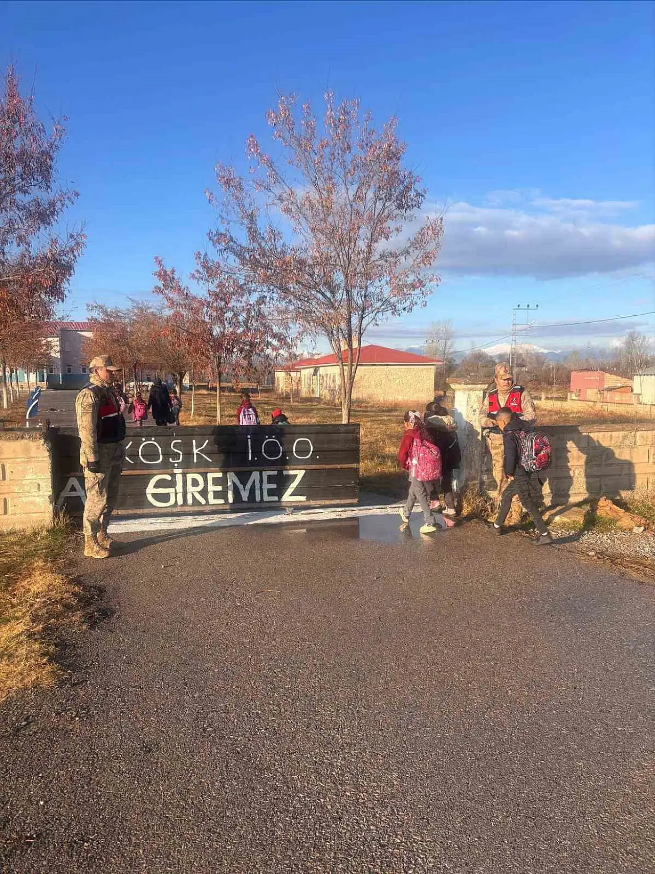 Edremit'te Jandarma'dan Okul Servislerine Güvenlik Denetimi