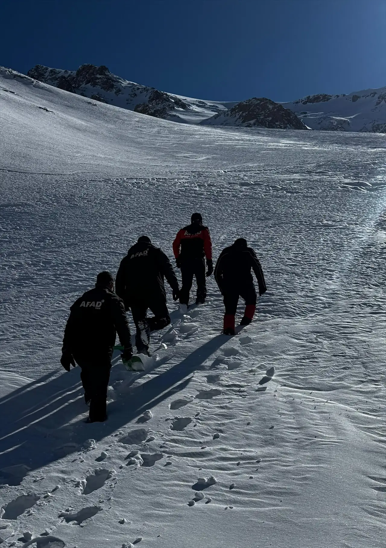Van'da çığ tehlikesine karşı Bahçesaray yolunda teknik inceleme yapıldı