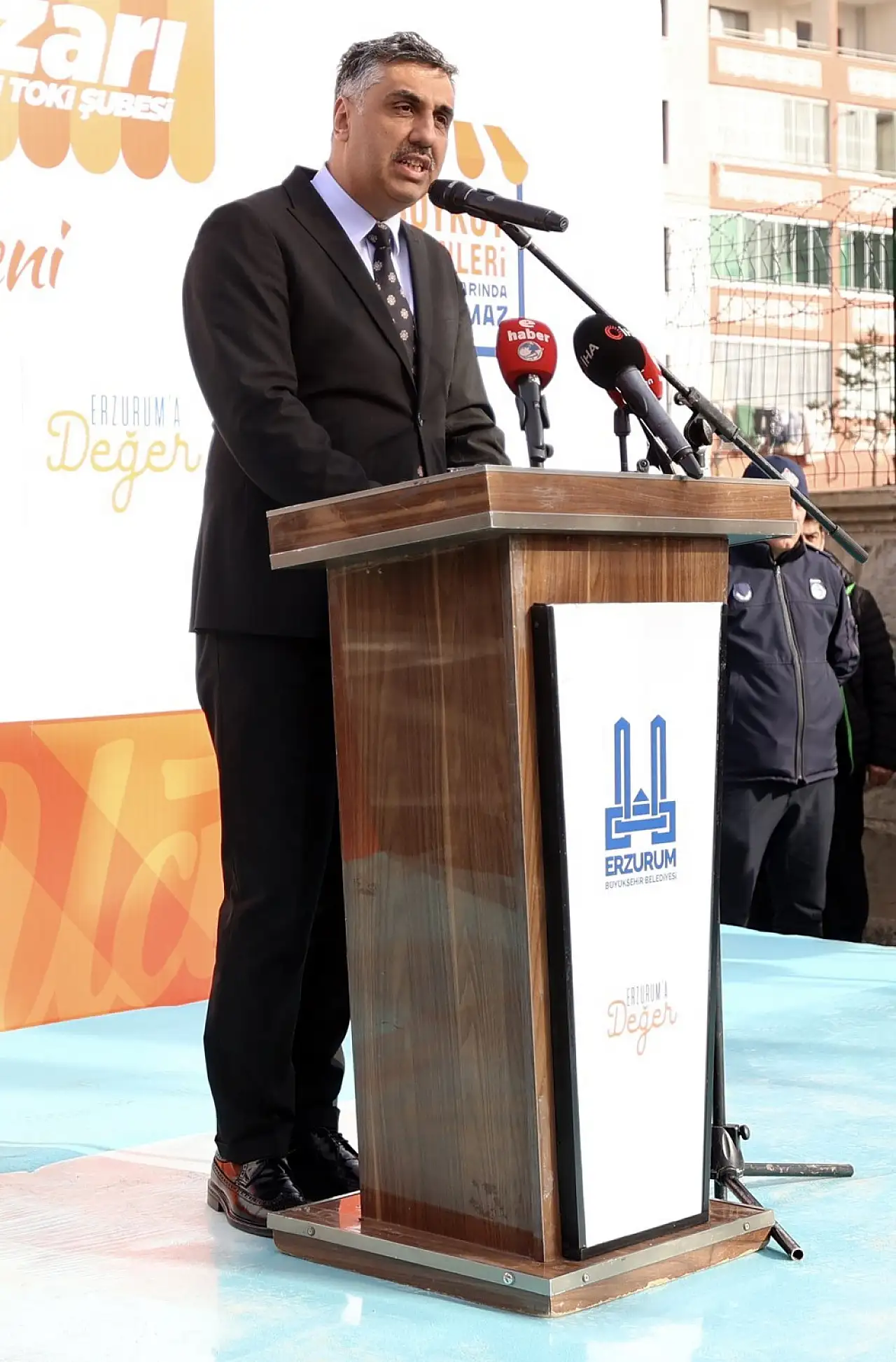 Erzurum'da 9'ncu Halk Pazarı açıldı, vatandaşlar yoğun ilgi gösterdi!