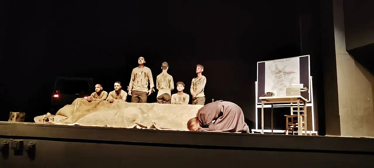 Eğitim Sen Van Şubesi Tiyatro Topluluğu'ndan Anlamlı Oyun