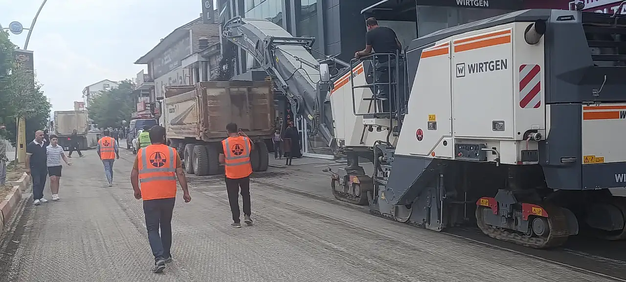 Ağrı'nın önemli güzergâhlarından Kağızman Caddesi'nde yenileme başladı