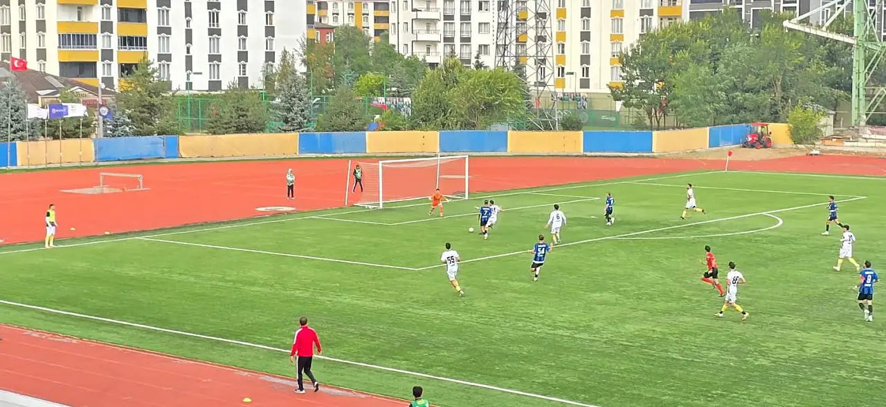 Ağrı 1970 Spor sezona kendi sahasında mağlubiyetle başladı