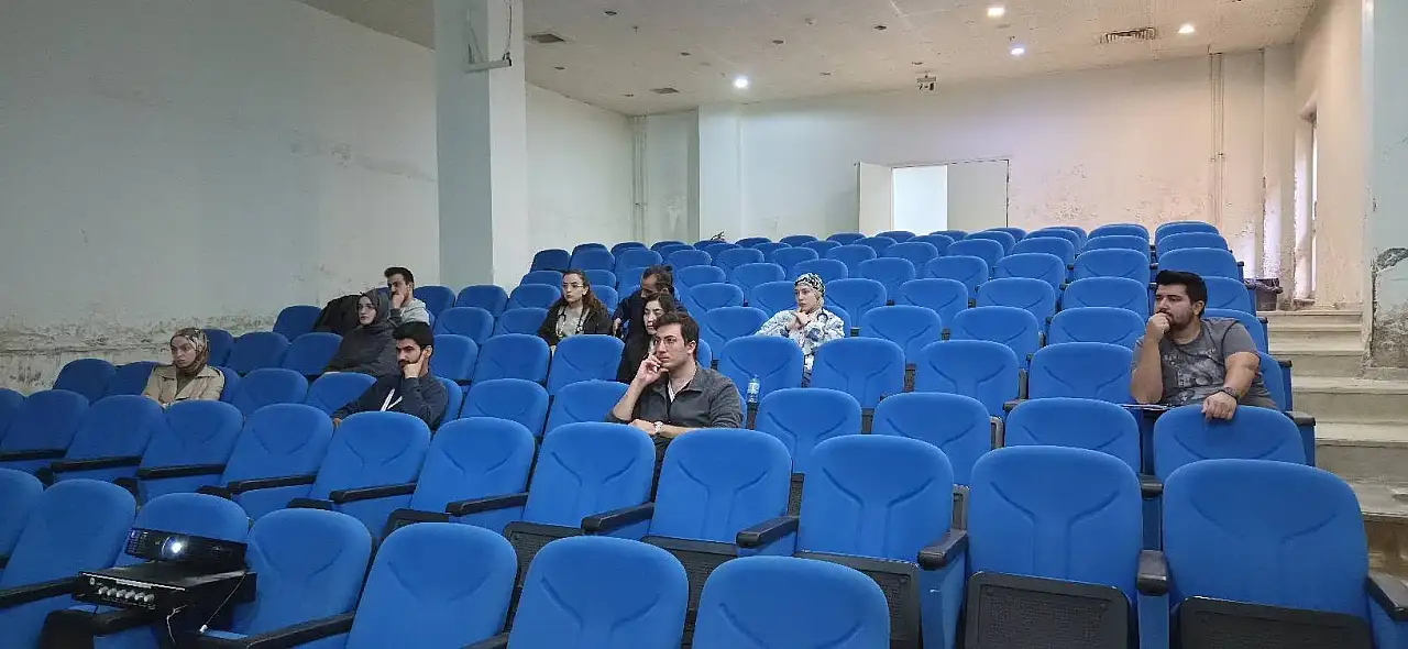 Doğubayazıt'ta yeni doktorlara acil göz hastalıkları eğitimi verildi