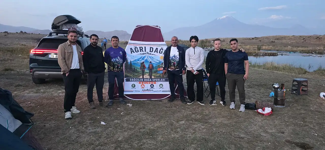 Ağrı Dağı eteklerinde doğayla iç içe kamp