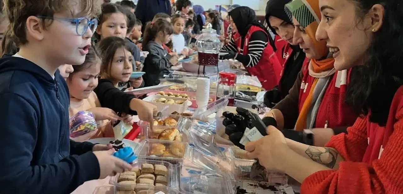 Atatürk Üniversitesi'nden Filistin'e Destek: Hayır Çarşısı ve Öğrenci Farkındalığı