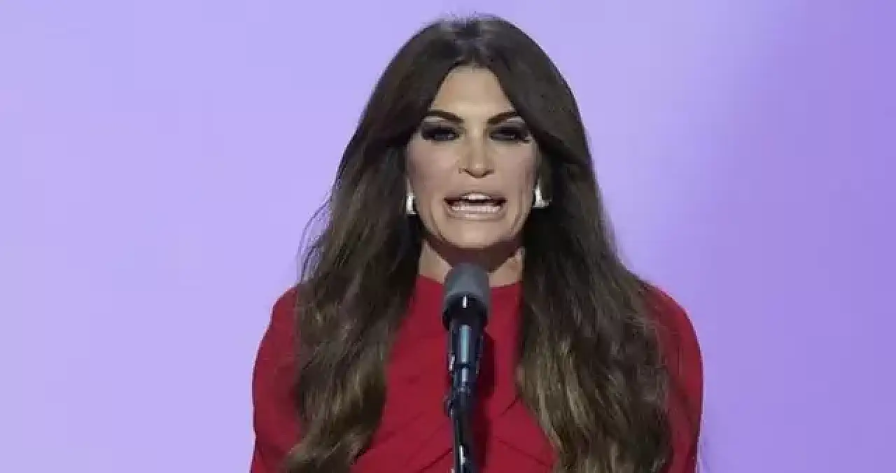 Kimberly Guilfoyle kimdir? Yunanistan Büyükelçisi Kimberly Guilfoyle kaç yaşında, nereli, siyasi kariyeri? Kimberly Guilfoyle, Şükran Günü kutlamalarında ne giydi? ABD Büyükelçisi Kimberly Guilfoyle Şükran Günü Kıyafeti!