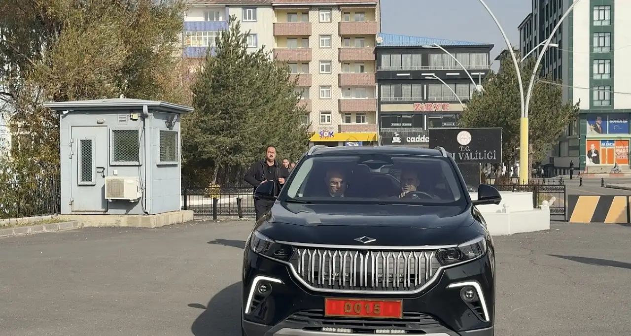 Sanayi Bakanı Kacır, Ağrı Valiliğini Ziyaret Etti