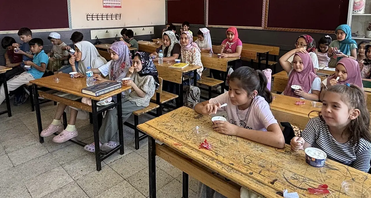 TÜGVA Ağrı Yaz Okulları'nda binlerce öğrenci eğitim ve etkinliklerle buluşuyor