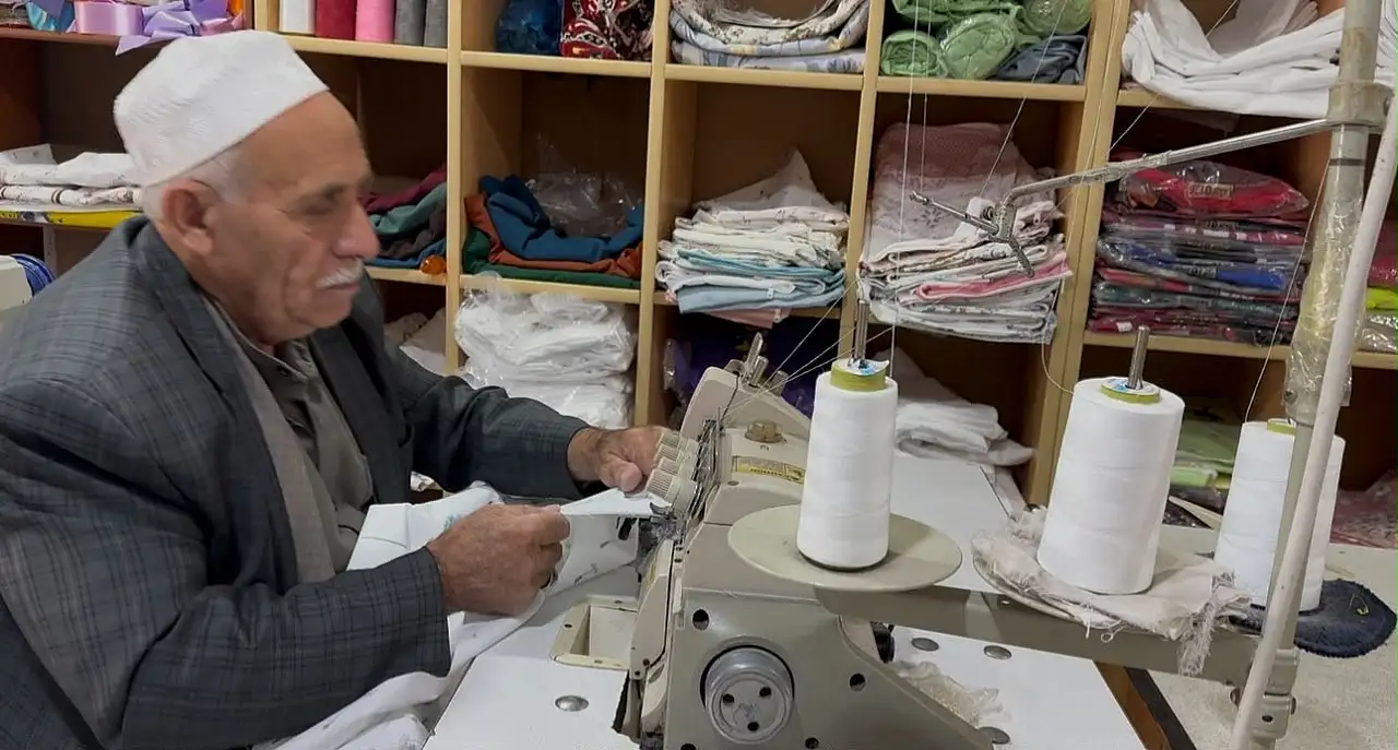 72 yaşında oğlundan devraldığı işin başına geçti
