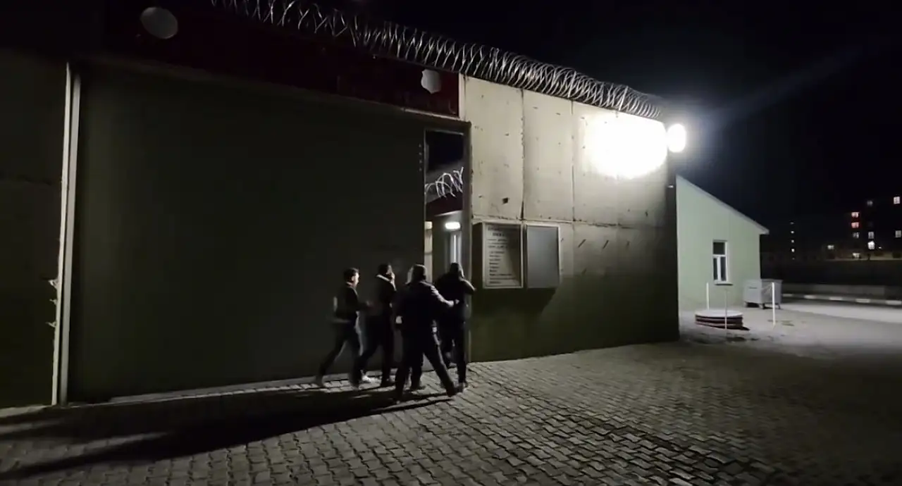 Ağrı Polisi Düzensiz Göçmenlere Geçit Vermedi