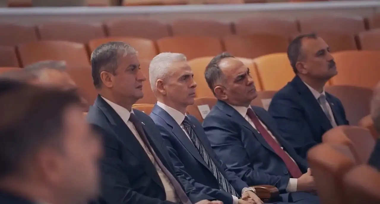 İçişleri Bakanı Yerlikaya, yerleri değişen valilerle bir araya geldi