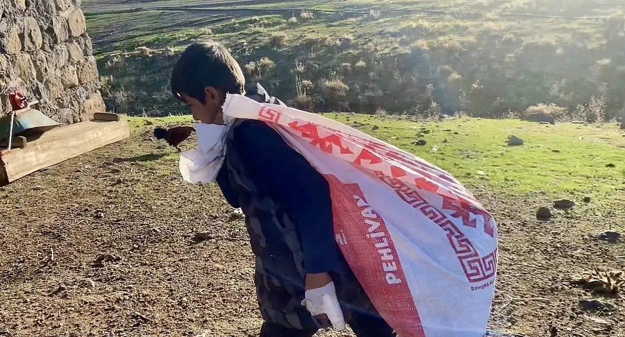 Ağrı'da besiciler zorlu kışa hazırlanıyor