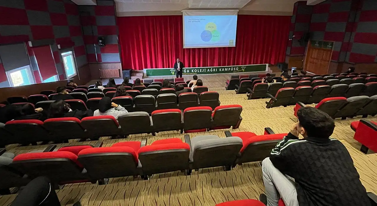 Ağrı Doğa Koleji'nde akran zorbalığına karşı eğitim