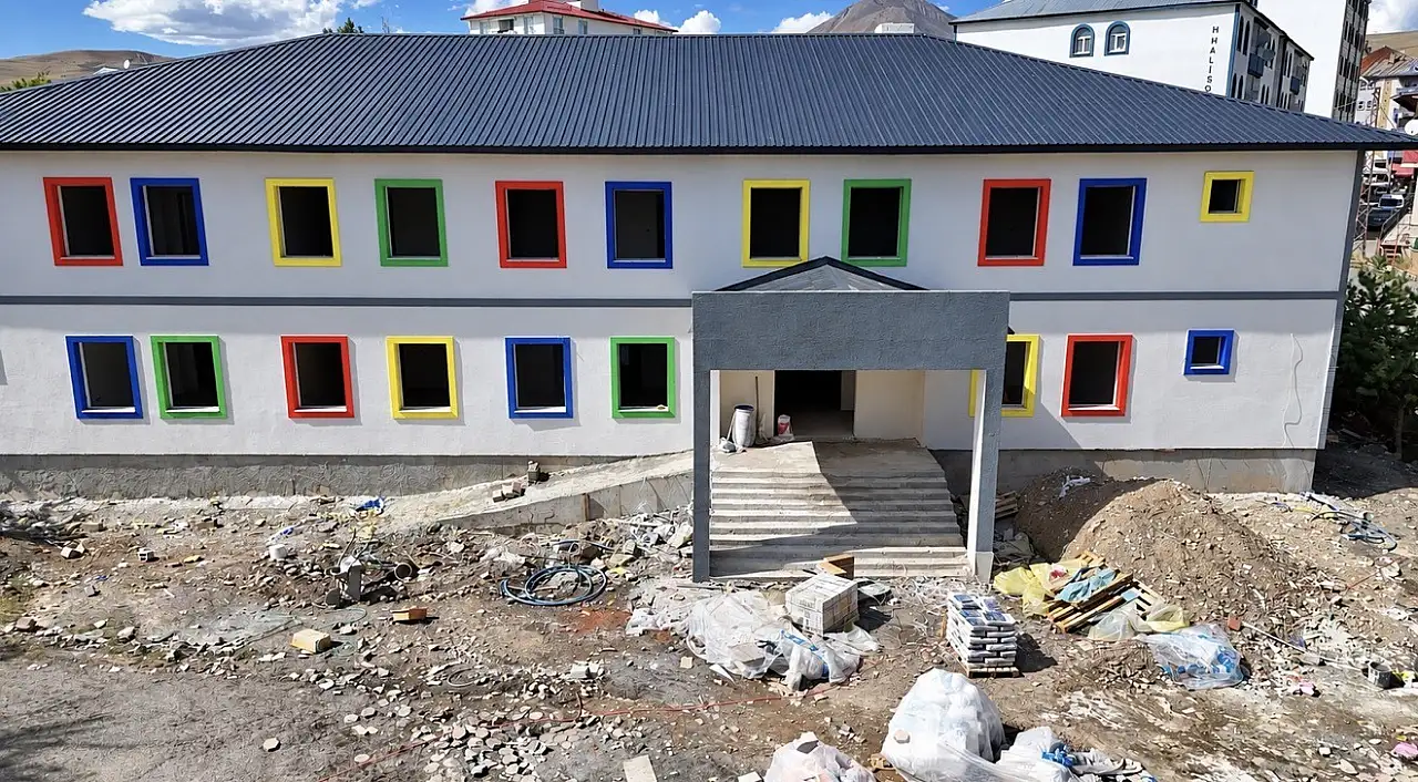 Ağrılı iş insanı memleketine eğitim yatırımlarıyla vefa gösteriyor