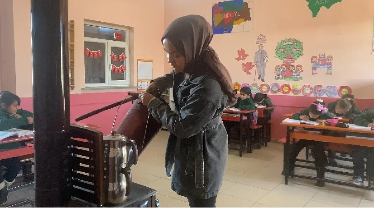 Patnos'ta iki öğretmenin fedakârlığı köy okulunu ayakta tutuyor