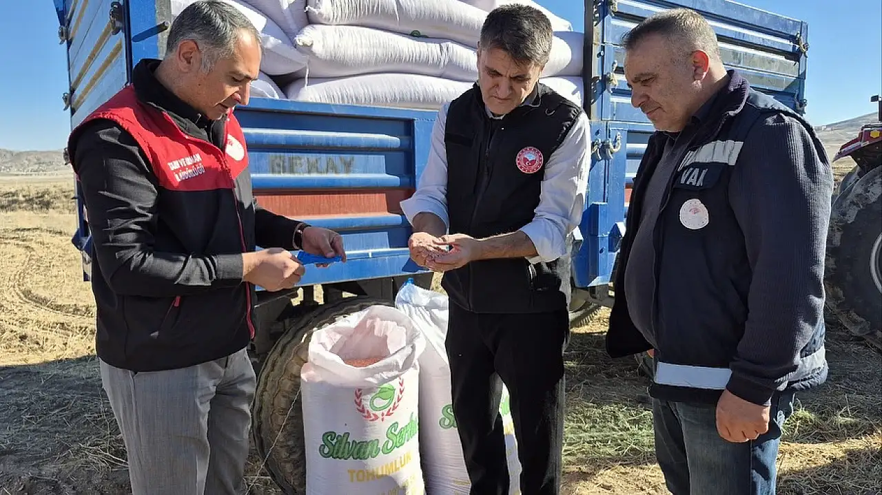 Van'da Çiftçilere Binlerce Ton Sertifikalı Arpa ve Buğday Tohumu Dağıtıldı